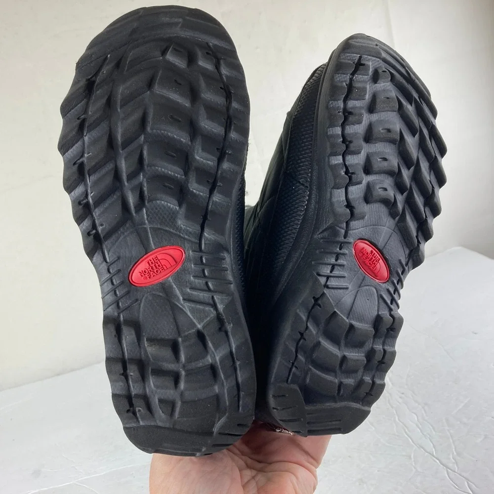 The North Face Nuptse‎ Padded Winter Boots Boys Sz 2 Black Insulated Snow Puffer
